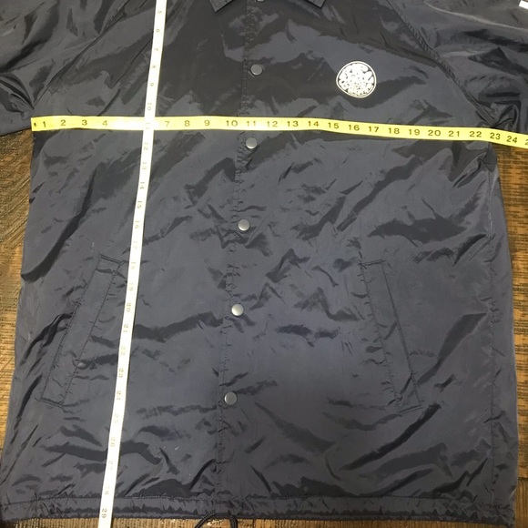 Rip Curl Windbreaker - Picture 2 of 6